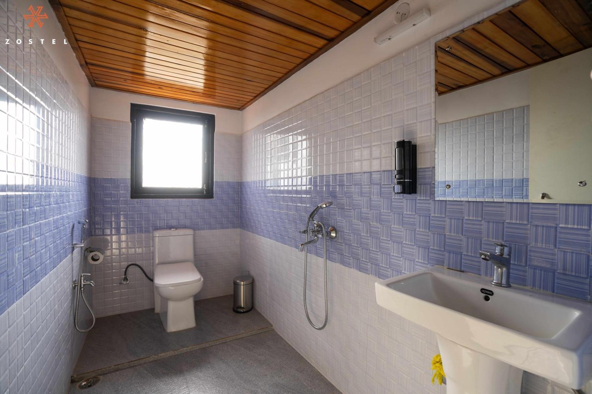 Zostel Rinchenpong Hostel Стая снимка