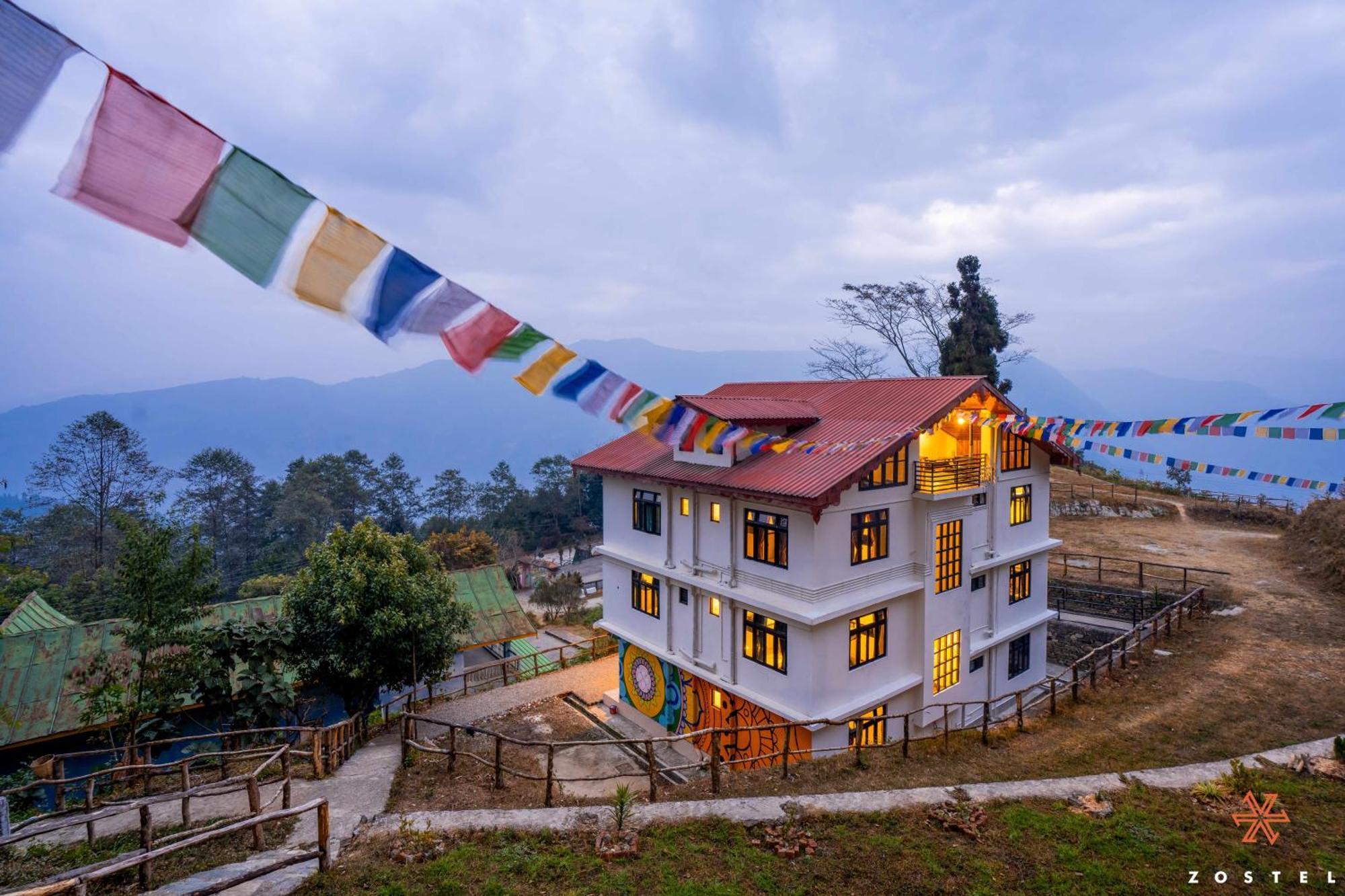 Zostel Rinchenpong Hostel Екстериор снимка